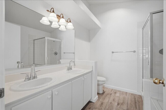Building Photo - 2nd Level 2 bedroom, 2 bathroom condo outside of Summerlin