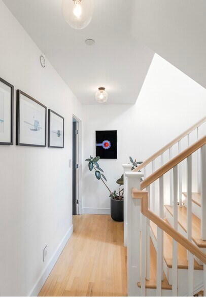Building Photo - 445 Marine Ave