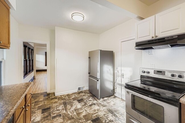 Building Photo - 1683 Minnehaha Ave E