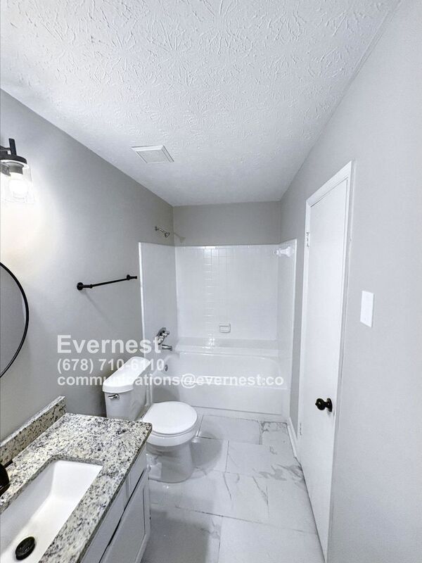 Building Photo - 4060 Day Trail S