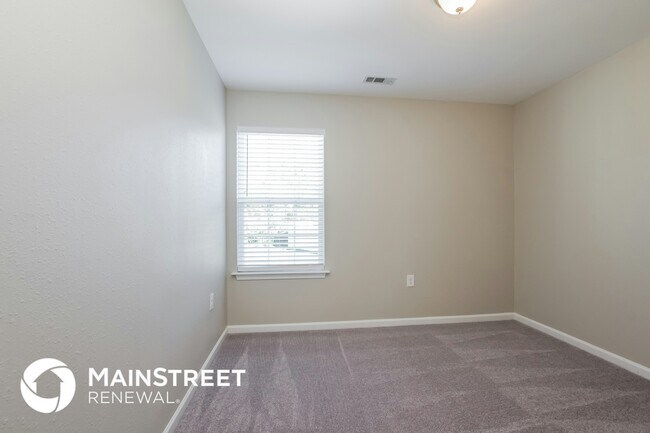 Building Photo - 6216 Summerour Place