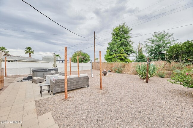 Building Photo - 5410 E University Dr