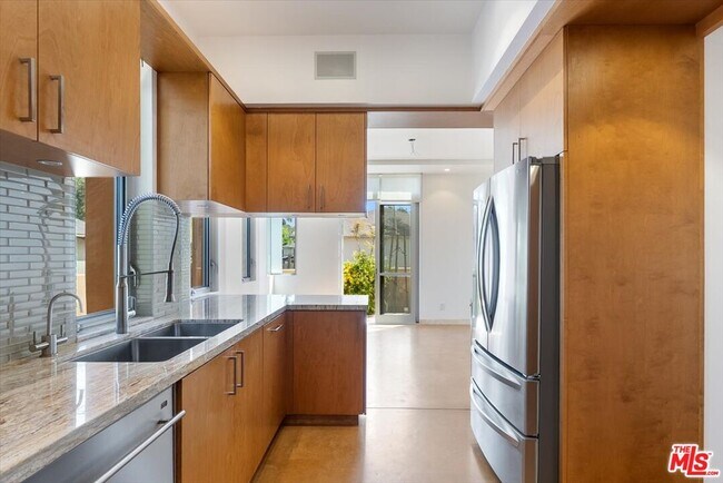 Building Photo - 2301 10th St