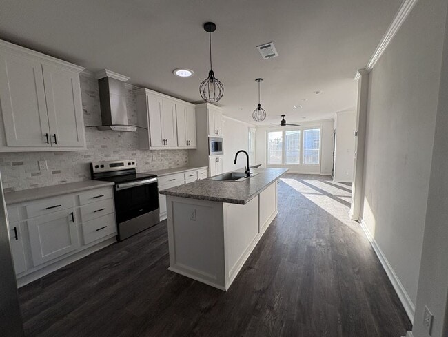 Building Photo - 1002 Morgan Jones Dr
