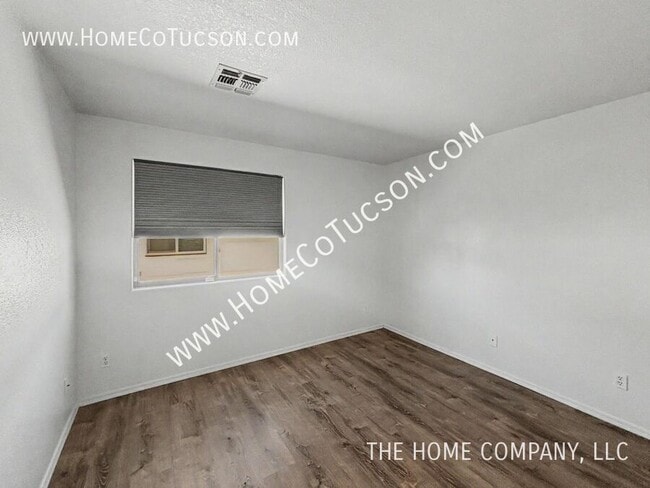 Building Photo - 6619 W Wenden Way