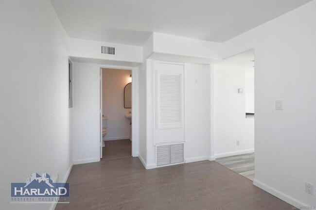 Building Photo - 721 Camino Del Mar
