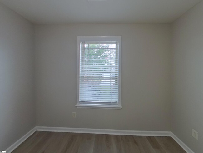 Building Photo - 205 Terilyn Ct