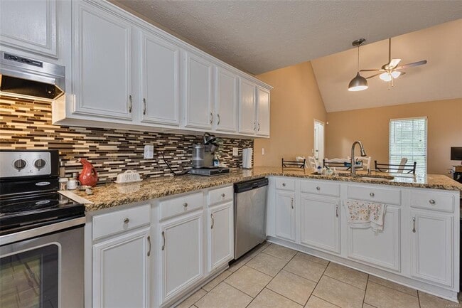 Building Photo - 105 Foxwood Ct