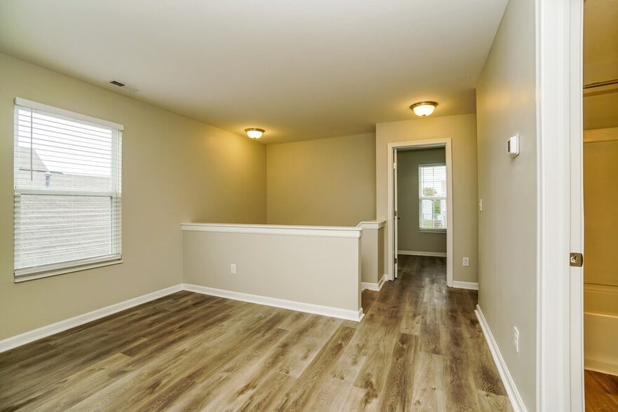 Building Photo - 7428 Willow Leaf Dr
