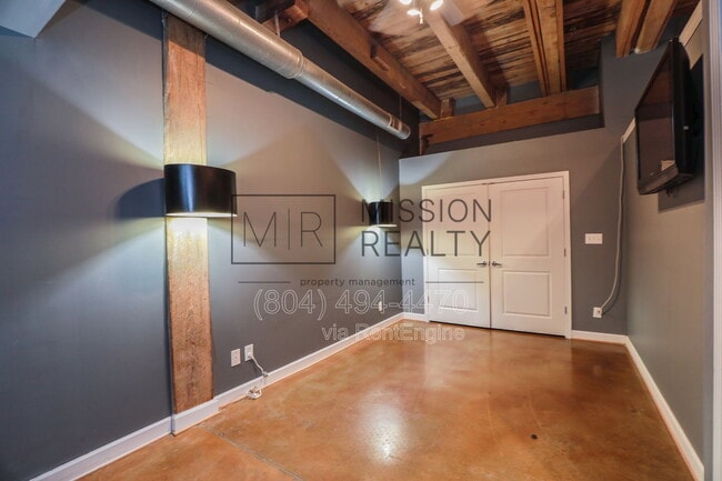 Building Photo - 815 Porter St