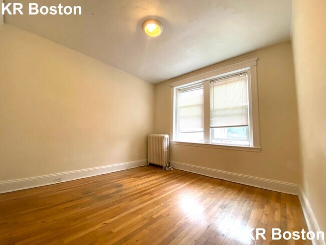 Primary Photo - 1450 Commonwealth Ave