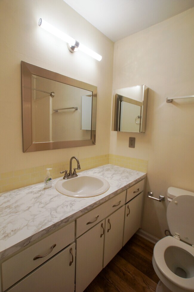 Building Photo - 102 Weatherstone Dr