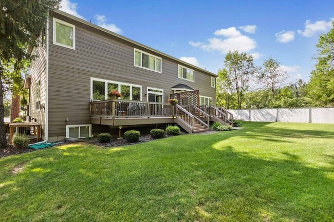 Building Photo - Whitworth Duplex