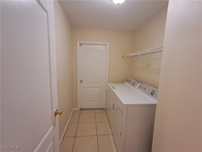 Building Photo - 135 Greenbriar Blvd