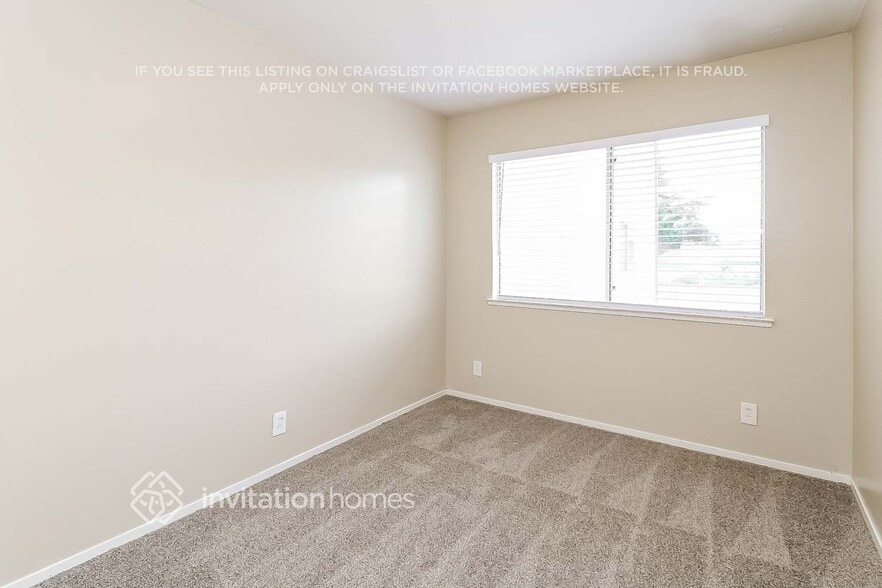 Building Photo - 10471 Reymouth Ave