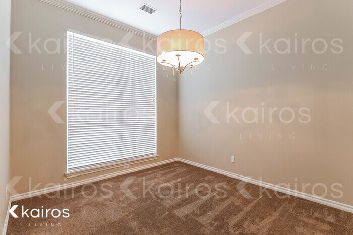 Building Photo - 1320 SW 121st Pl