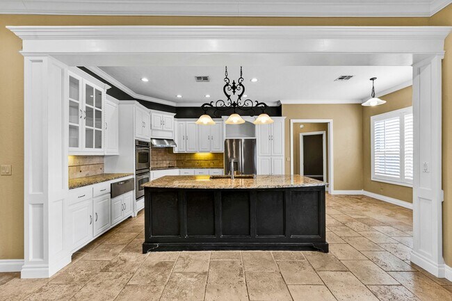 Building Photo - 404 NW 76th- Hot new listing!