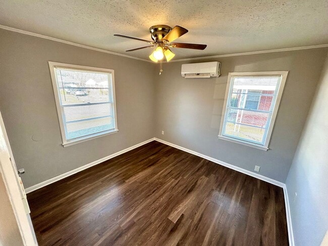 Building Photo - 2720 Merle St