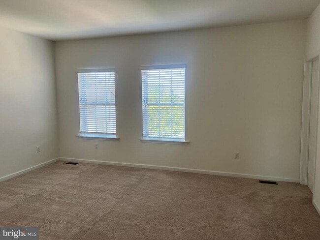 Building Photo - 280 N Bayberry Pkwy