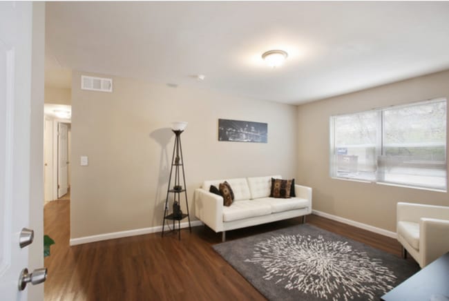 Building Photo - Beautiful Apartments under New Management at Hidden Pines