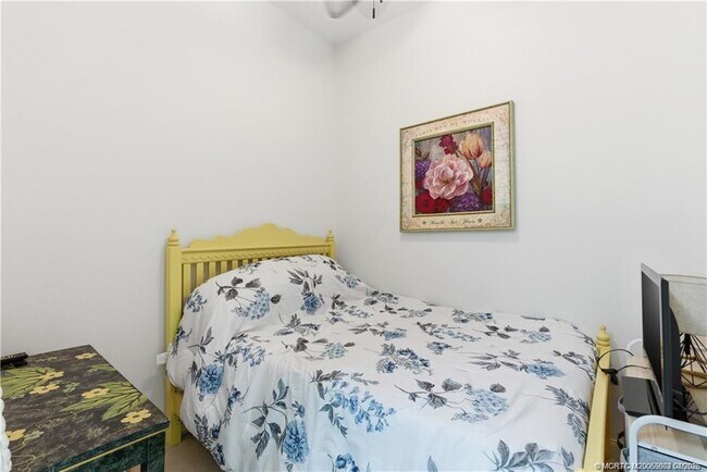 Building Photo - 1 Harbour Isle Dr E