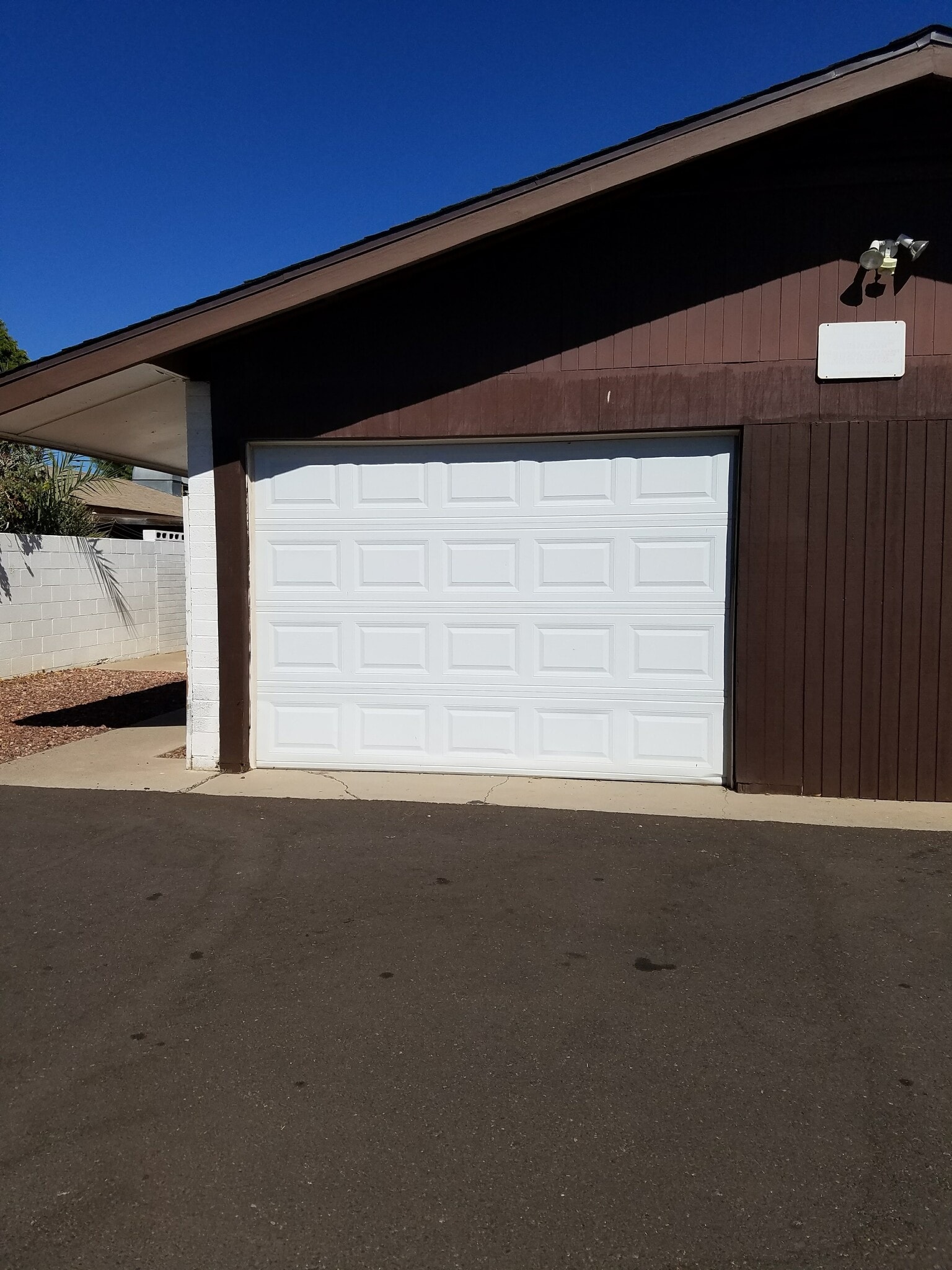 oversized 1 car garage with opener - 3022 N 37th St
