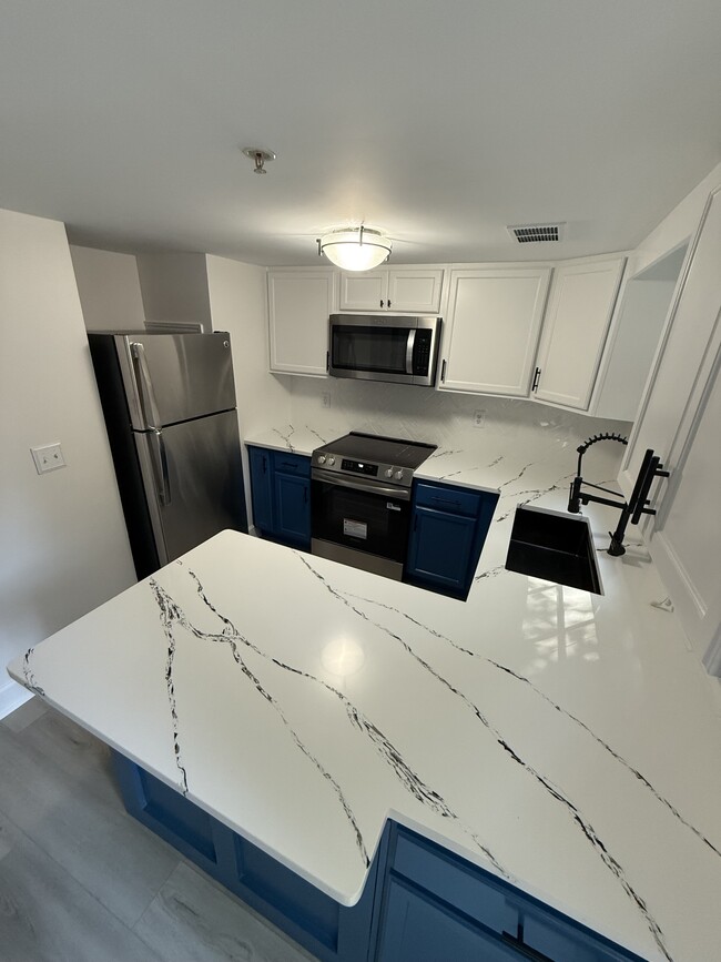 Building Photo - 28 Villa Ct SE