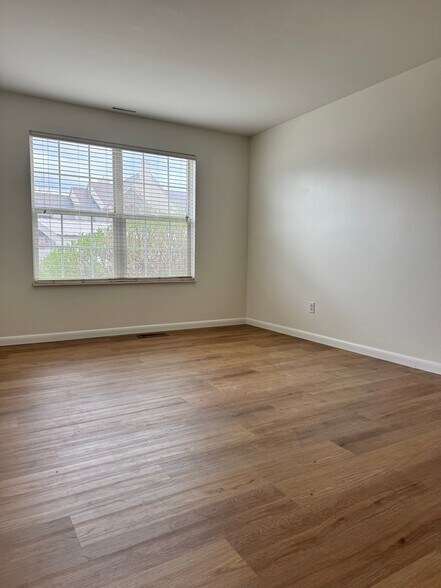 Building Photo - 249 Brookwood Dr