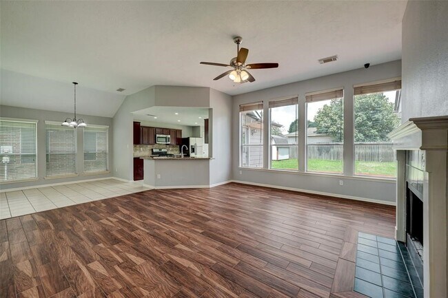 Building Photo - 9318 Tree Branch Dr