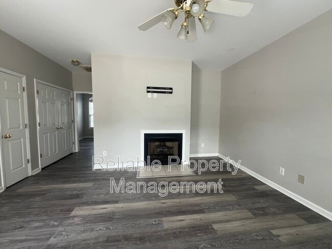 Building Photo - 2829 Bennington Dr