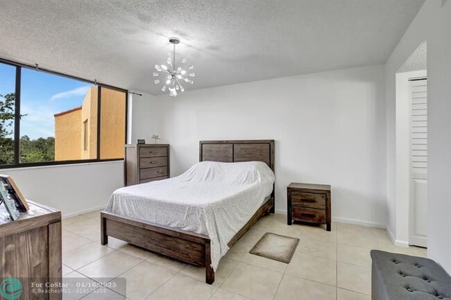 Building Photo - 8592 W Sunrise Blvd