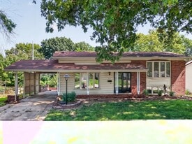Building Photo - 1675 Central Pky