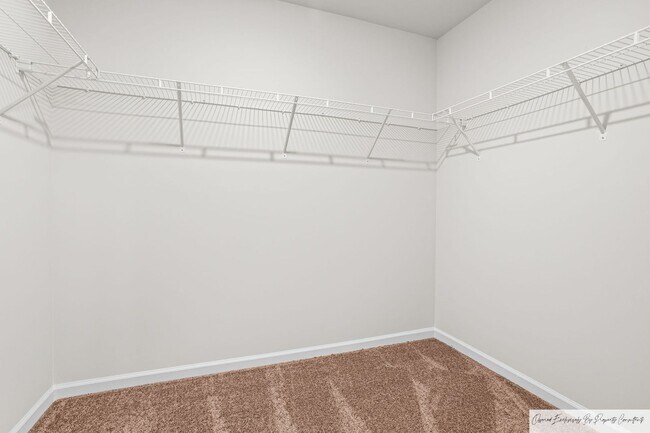 Building Photo - STUNNING TOWNHOUSE IN LEXINGTON'S MURRAY V...