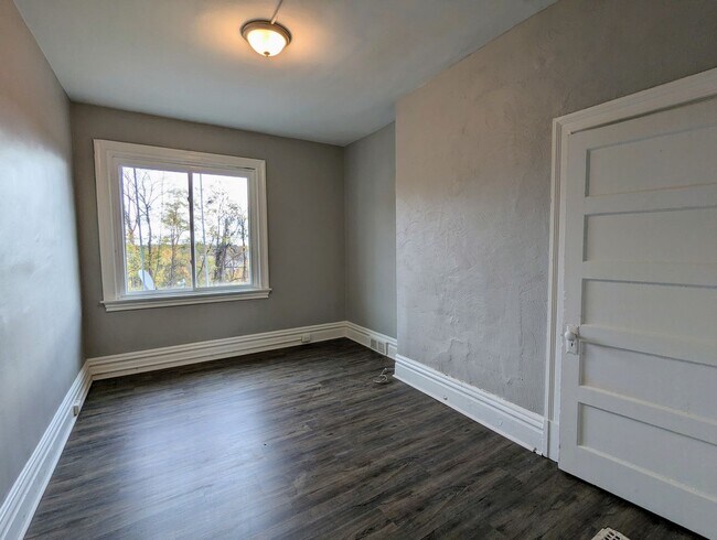 Building Photo - vin4031