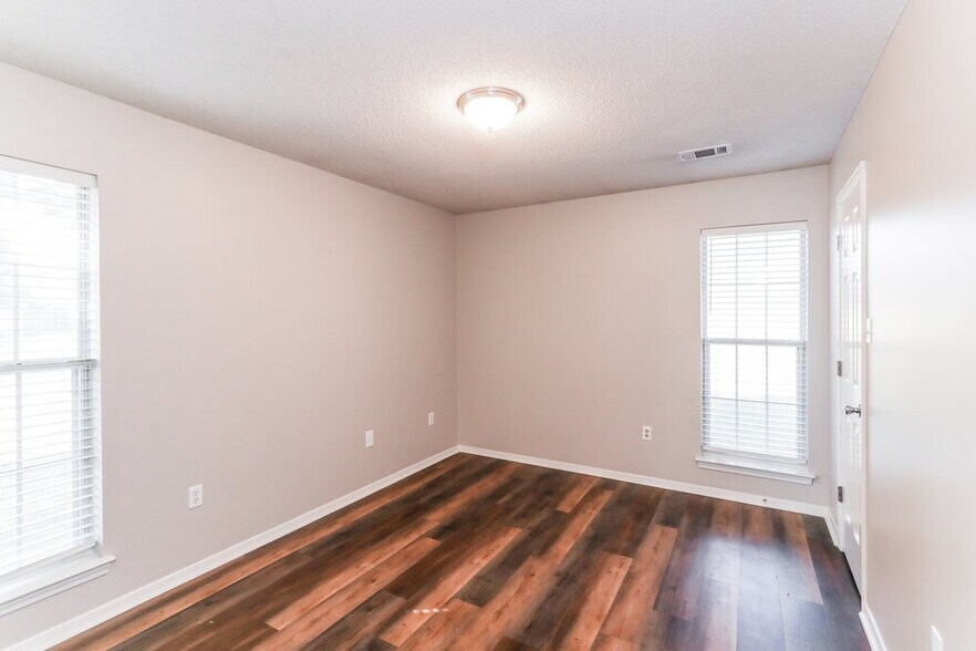 Building Photo - 10326 Curtis Dr