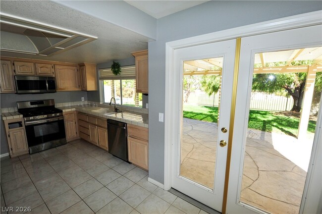 Building Photo - 5432 Royal Vista Ln