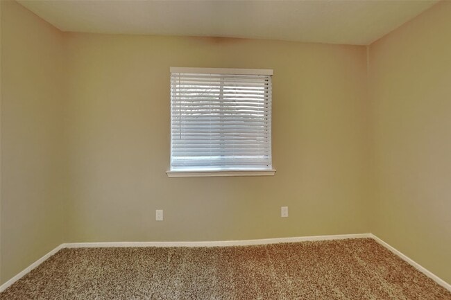 Building Photo - 4622 Pecan Grove Dr