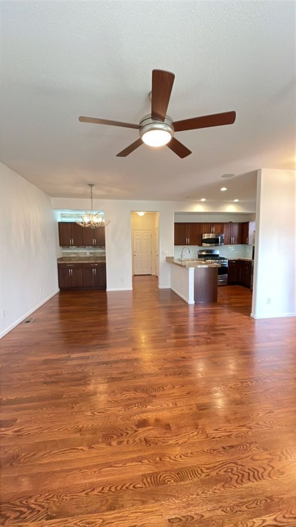 Building Photo - Charming 2 Bedroom, 2.5 bath Townhome in Fabulous Erie, Co!