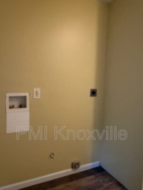 Building Photo - 2340 Boxwood Ln NE
