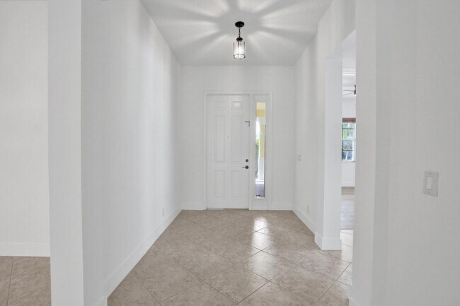 Building Photo - 118 NW Pleasant Grove Way