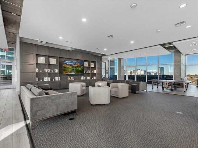 Building Photo - 5925 Almeda Rd