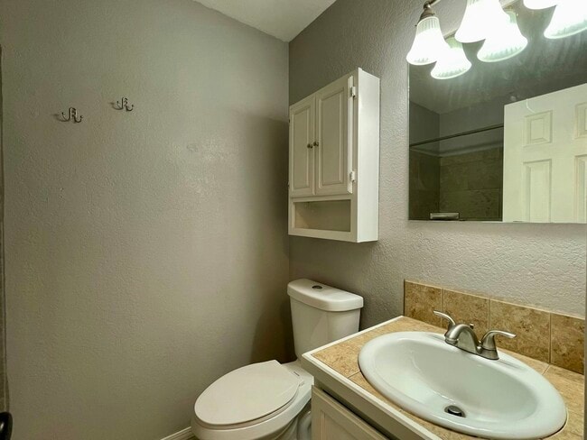 Building Photo - 2198 Baltimore Cir