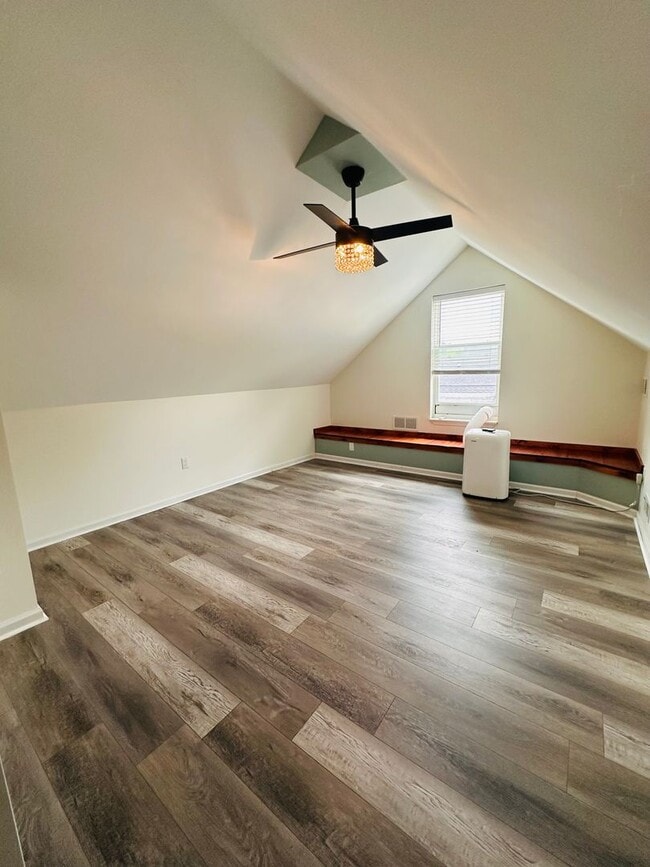 Building Photo - Historic Charm Meets Modern Comfort in Shelby Park
