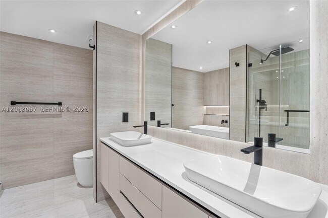 Building Photo - 3610 Yacht Club Dr