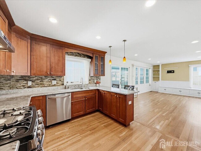 Building Photo - 37 Jersey Ave