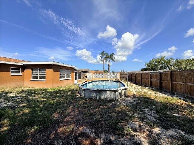 Building Photo - 8437 Luray Dr