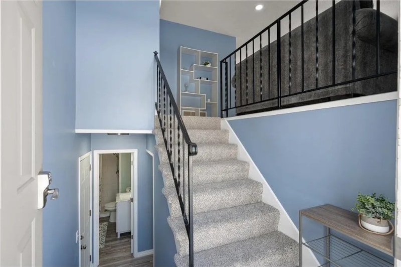 Building Photo - 9486 Kingsview Ln N