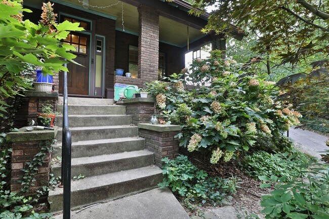 Building Photo - 2120 Iuka Ave