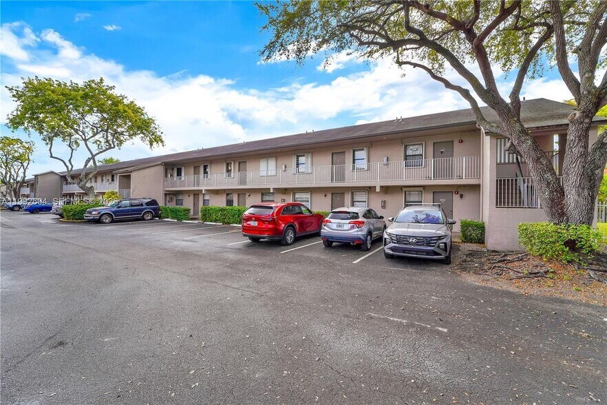 Building Photo - 7668 SW 152nd Ave