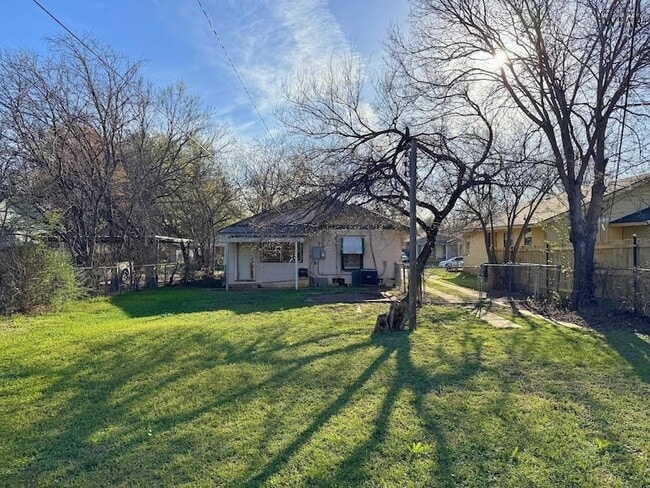 Building Photo - 1604 Britain St